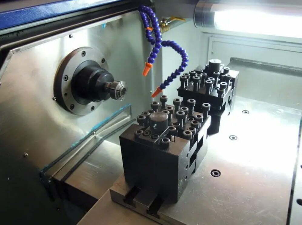 How to improve the accuracy of CNC lathe machining?